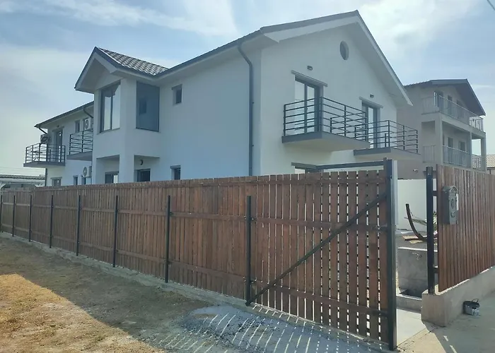 La Fernando Konukevi 3*