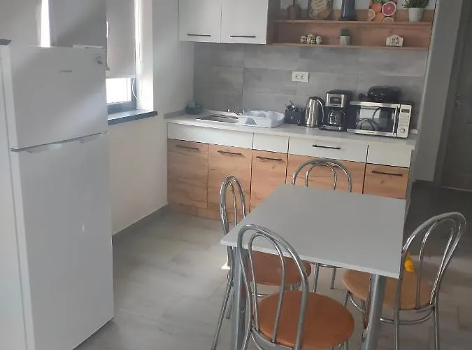 La Fernando Konukevi Tuzla