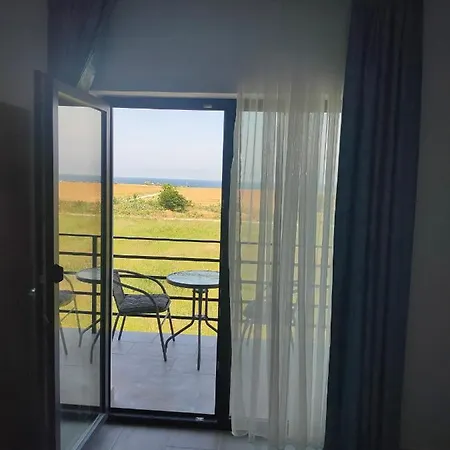 بيت ضيافة La Fernando توزلا