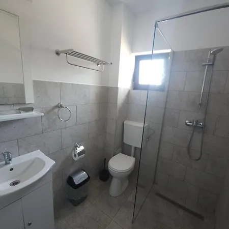 La Fernando 3* Tuzla