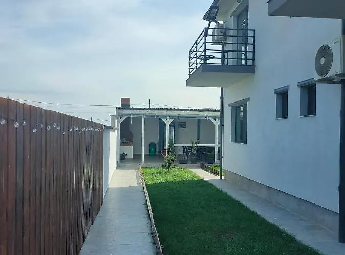 La Fernando Guest house